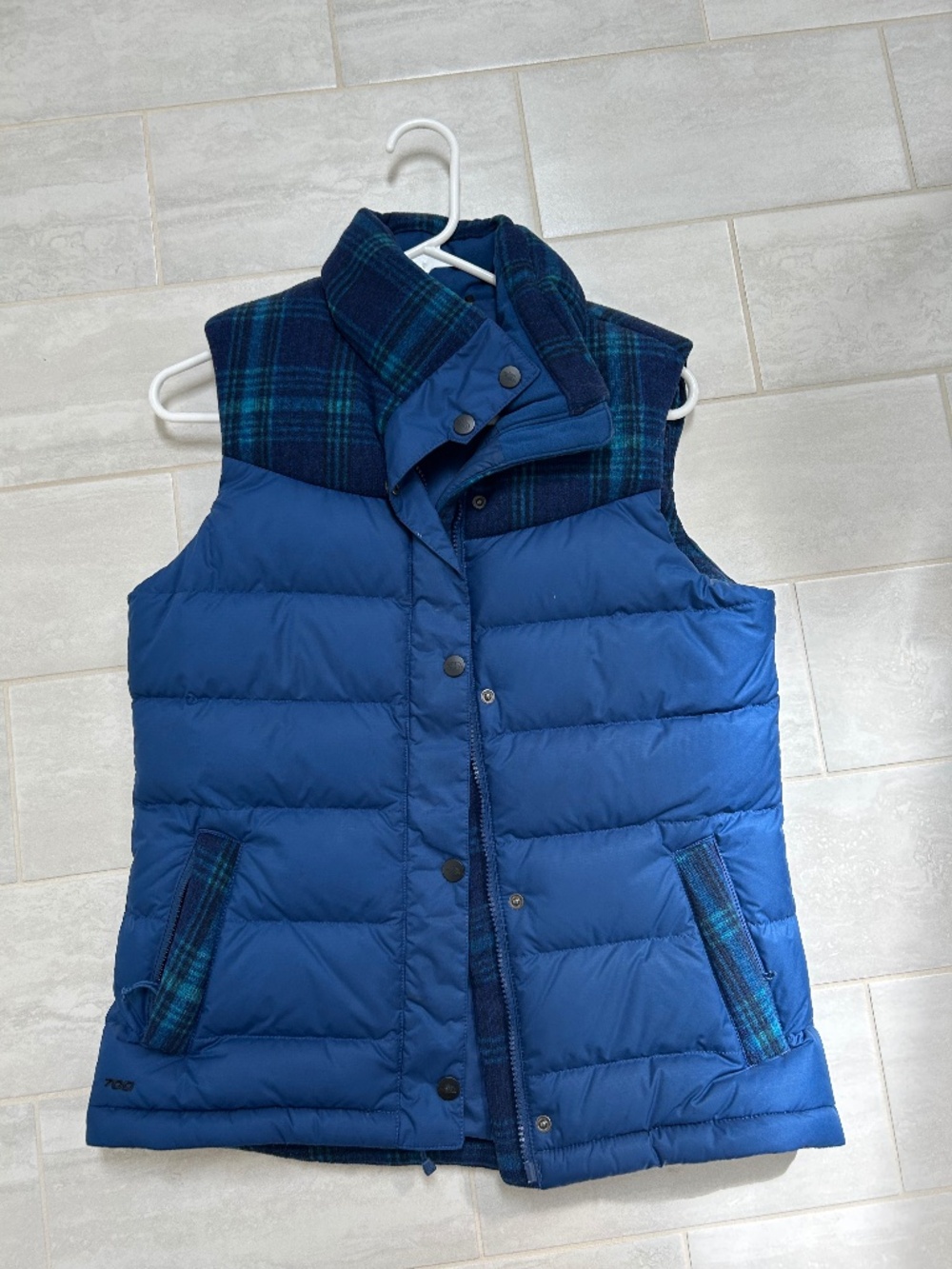 North face puffer vest size small